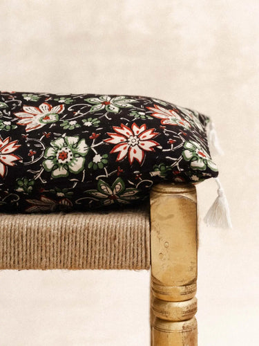 Kissenbezug Green Flower 30×50 cm in handwerklichem Blockdruck, handgefertigt in Jaipur - Kirane
