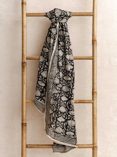 Pareo - Tuch - Lotus Noir in Baumwoll-Blockdruck, handgefertigt in Jaipur - Kirane