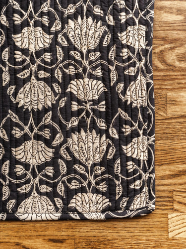 Mantel individual de tela - Lotus Noir en algodón block print artesanal, hecho a mano en Jaipur - Kirane