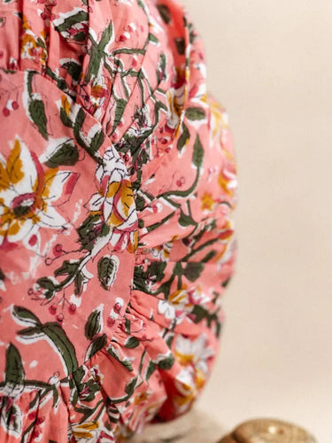 Funda de Cojín Redonda - Leyli Rose, detalle del motivo block print impreso a mano