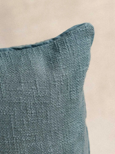 Funda de Cojín Khadi - Bleu Brume - 45x45cm, detalle de la textura khadi tejida artesanalmente