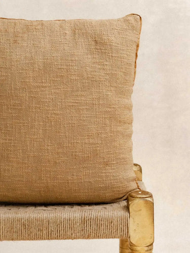 Funda de cojín khadi sable, detalle de la textura khadi tejida artesanalmente