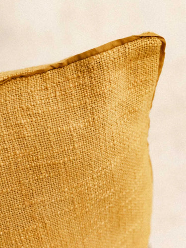 Funda de Cojín Khadi - Jaune Soleil - 45x45cm, detalle de la textura khadi tejida artesanalmente