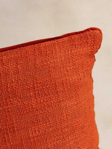 Kissenbezug Khadi - Terracotta - 45x45cm, Detail der handwerklich gewebten Khadi-Textur