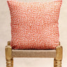 Kissenbezug Léopard Bonbon 45×45 cm in handwerklichem Blockdruck, handgefertigt in Jaipur - Kirane