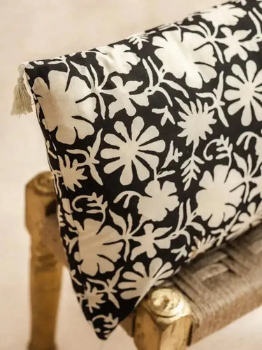 Kissenbezug Bali Noir, Detail des Blockdruckmotivs, von Hand bedruckt - Kirane