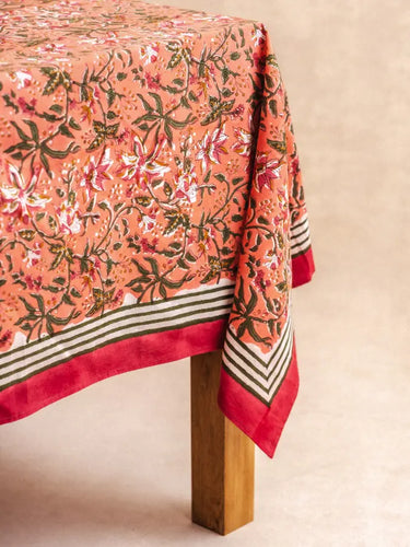Mantel - Leyli Rose, detalle del motivo block print impreso a mano