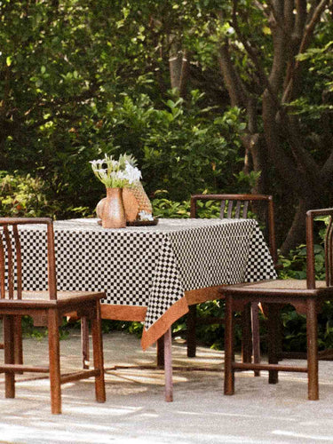 Tischdecke - Damier Noir, Detail des handgedruckten Blockdruckmotivs
