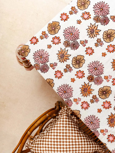 Tischdecke - Flower Seventies, Detail des handgedruckten Blockdruckmotivs
