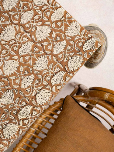 Tischdecke - Lotus Café, Detail des handgedruckten Blockdruckmotivs