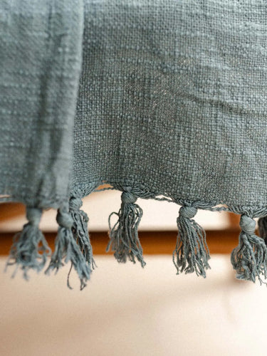 Manta Khadi - Brume - 120x180cm, detalle de la textura khadi tejida artesanalmente