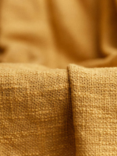 Überwurf Khadi - Soleil - 120x180cm, Detail der handwerklich gewebten Khadi-Textur