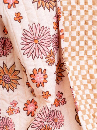 Manta acolchada floral - Seventies & Damier - 105x160cm, detalle del motivo block print impreso a mano