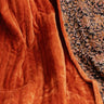 Plaid velours - Terracotta - 105x160cm, gros plan sur la finition soignée du velours