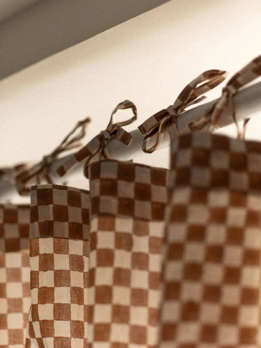 Vorhang - Damier Café - 110x270cm, Detail des handgestempelten Motivs